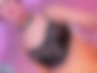 Live cam show with Vanessapintoo - Black Hair on StripNow