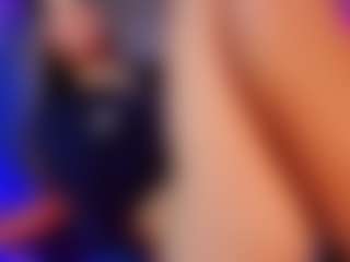 Live cam show with Zara-gill - Average on dropp.cam