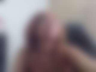 Live cam show with BustyXMilf - Average on Milfs Live