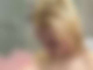 BonnieHenley's Live Sex Cam Show