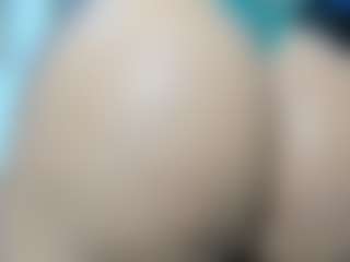DalayMoore MILF webcam performer live streaming
