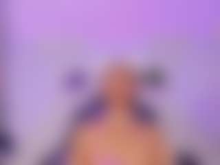 Live cam show with DalayMoore - Striptease MILF on CamClone