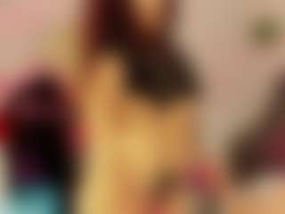 DalayMoore MILF webcam performer live streaming