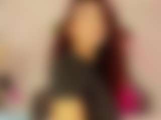DalayMoore MILF webcam performer live streaming