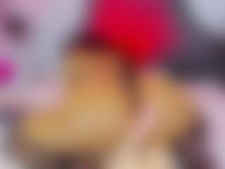 Live cam show with DalayMoore - Striptease MILF on Milfs Live
