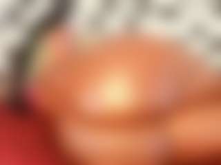 sensual crazy MILF webcam performer live streaming