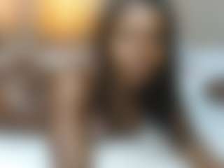 Live cam show with Darkpearl8 - American on live18s.com