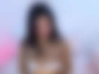 Live cam show with Laylaa-Breezee - Brown Hair on StripNow