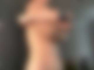 ElvinaClagg's Live Sex Cam Show