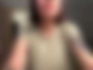 ElvinaClagg's Live Sex Cam Show