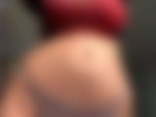 ElvinaClagg's Live Sex Cam Show