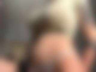 ElvinaClagg's Live Sex Cam Show