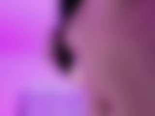 Live cam show with emili-clark - Nature on livesuperchat.net