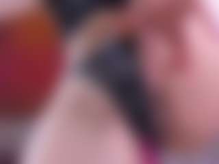 emili-clark's Live Sex Cam Show