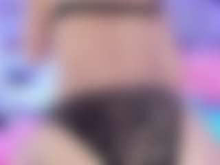 Live cam show with emili-clark - Oil on Streamer API