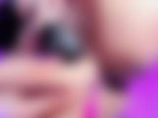 Live cam show with emili-clark - Creampie on fuck-show.com