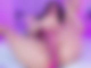 Live cam show with emili-clark - Camel Toe on makecum.org