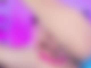 emili-clark's Live Sex Cam Show