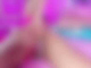 Live cam show with emili-clark - Petite on TeamSkeetLive