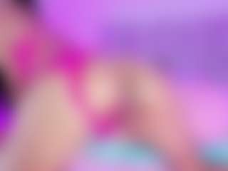 Live cam show with emili-clark - Pornstar Skinny on 1on1-livenow