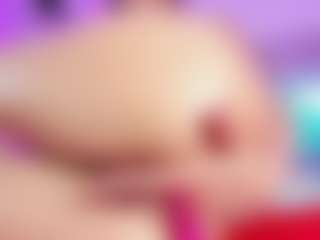 Live cam show with emili-clark - Middle Aged on CamwithHer