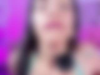Live cam show with emili-clark - Oil on Hubzter Live