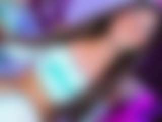 Live cam show with Ladynoah - Tease on Camiplay Live