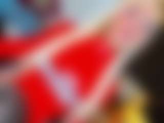 Live cam show with Ladynoah - Tease on TeamSkeetLive