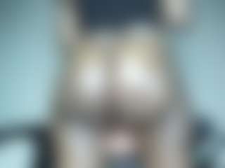 SlimThickKat's Live Sex Cam Show