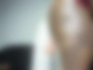 Live cam show with SlimThickKat - Average on Hubzter Live