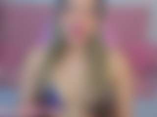 Live-Cam-Show mit PARISBIGASS - Butt Plug auf Camsoda