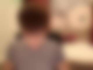 EmiliaYours's Live Sex Cam Show