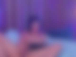 Live cam show with CamillaParis - Average on Porn Luv