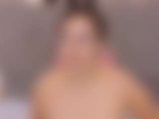 mia-makleynn's Live Sex Cam Show