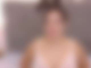 Live cam show with mia-makleynn - Young Adult on Camsoda