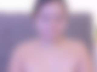 mia-makleynn's Live Sex Cam Show