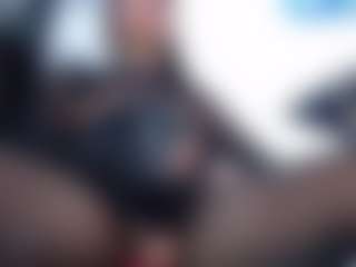 Live cam show with Amatiell - Bbc on friskycurves.com
