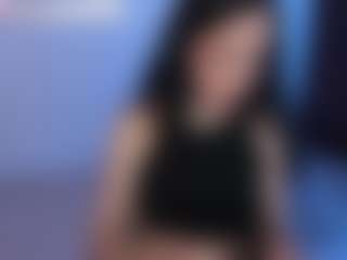 Eviee's Live Sex Cam Show