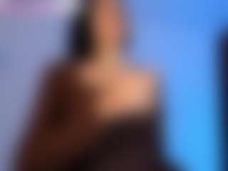 Eviee's Live Sex Cam Show