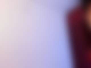 Live cam show with Eviee - Petite on Camsoda