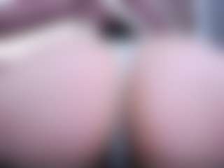 Live cam show with LatentFantasy - Nipple Piercings on Milfs Live