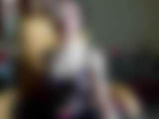 Live cam show with Emma - Slap on hotwifechat.live