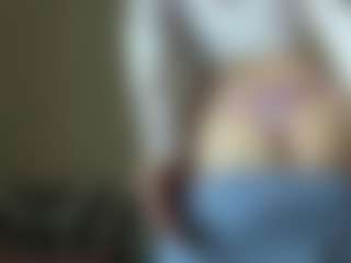 Live cam show with Emma - Ride on camgirlchat.live