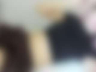Live cam show with Emma - Sucking on Milfs Live