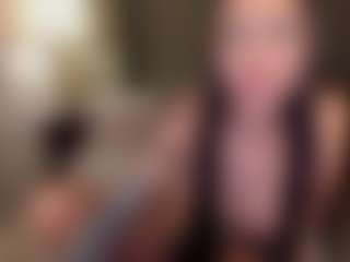 SuzuSummer's Live Sex Cam Show