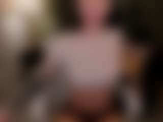 SuzuSummer's Live Sex Cam Show