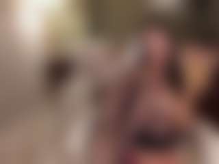 SuzuSummer's Live Sex Cam Show
