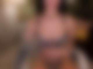 SuzuSummer's Live Sex Cam Show