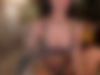 SuzuSummer's Live Sex Cam Show