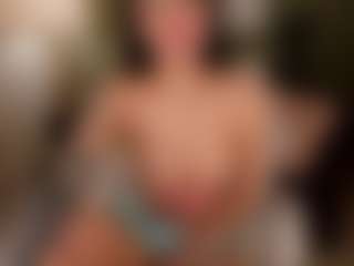 SuzuSummer's Live Sex Cam Show